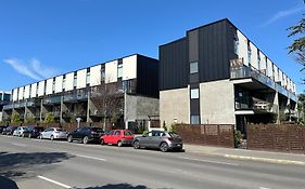 Central City 2Br Apartment Balcony & Parking